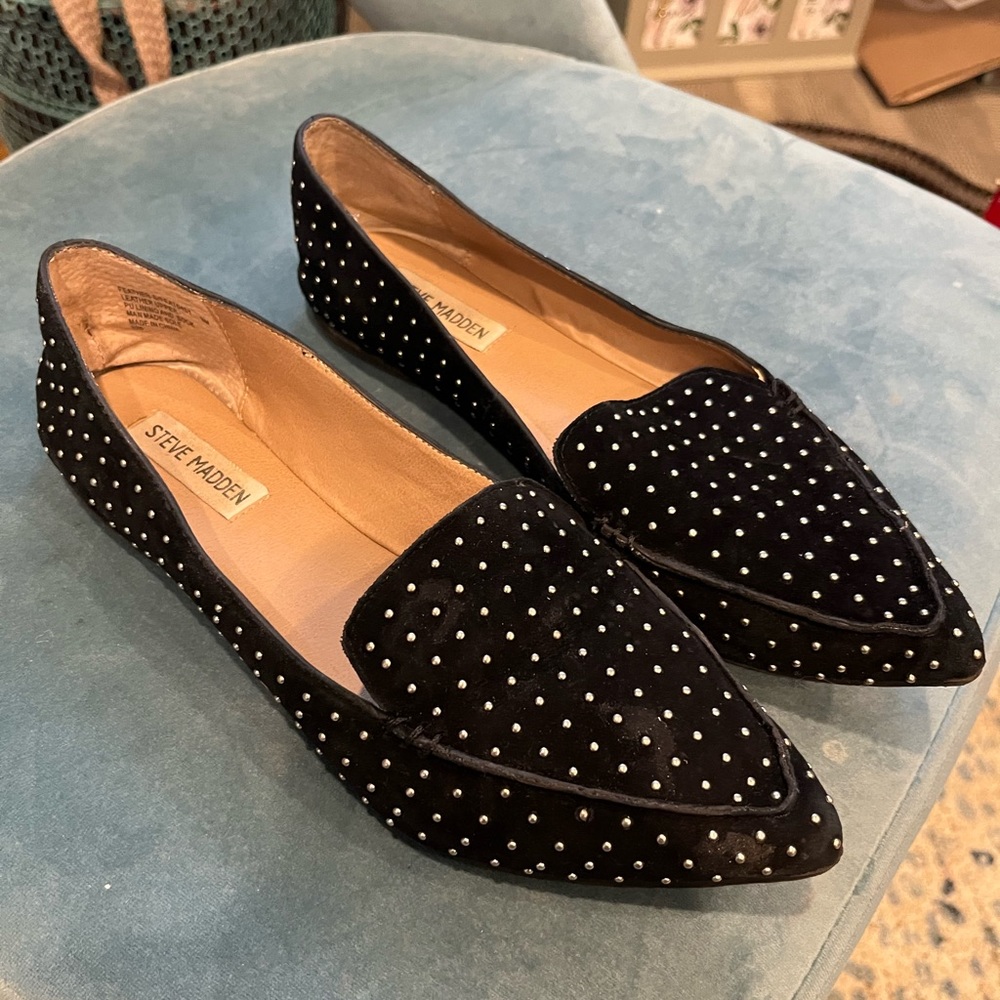 Steve Madden feather studded loafer Size: 9